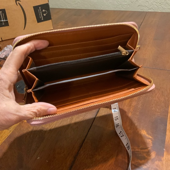 Crossbody and Matching Wallet - Picture 11 of 11